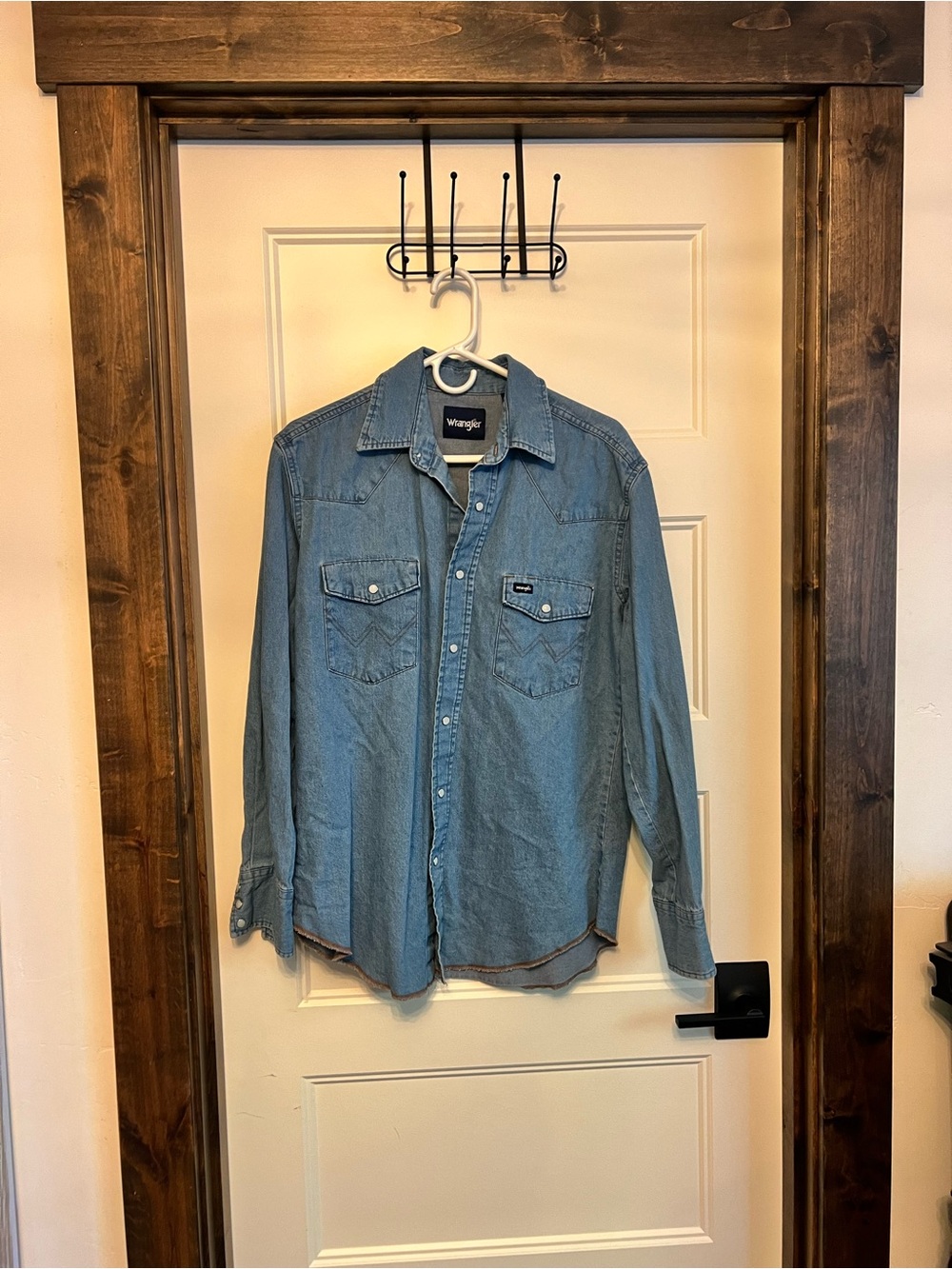 Wrangler Men's Medium Blue Denim Button-Down Western Shirt